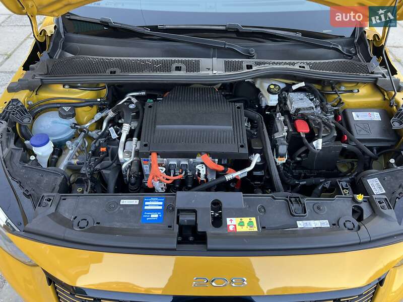 Хэтчбек Peugeot e-208 2021 в Киеве