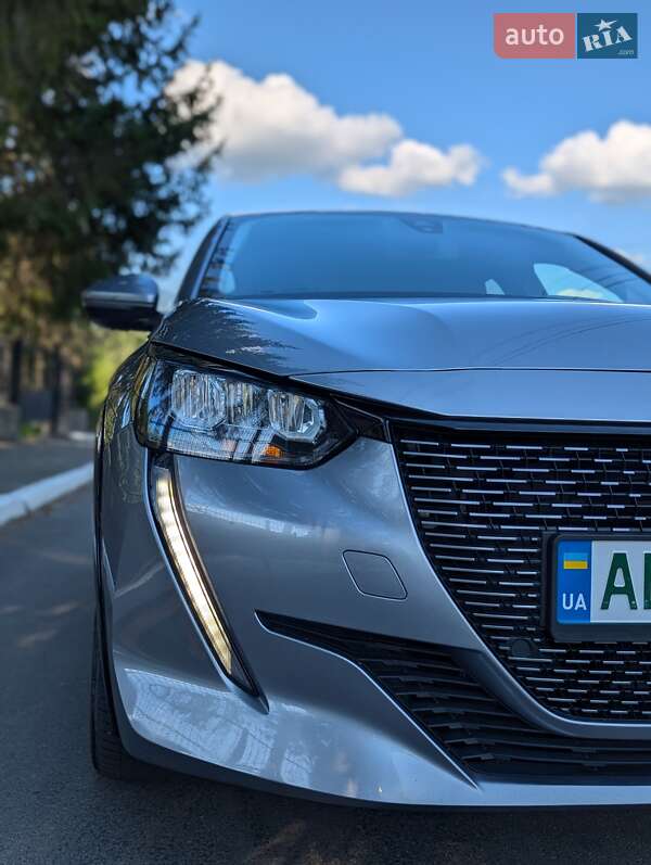 Хэтчбек Peugeot e-208 2021 в Немирове