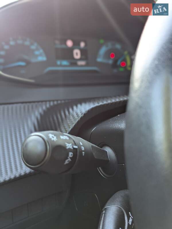 Хэтчбек Peugeot e-208 2021 в Немирове