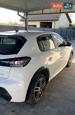 Хэтчбек Peugeot e-208 2022 в 