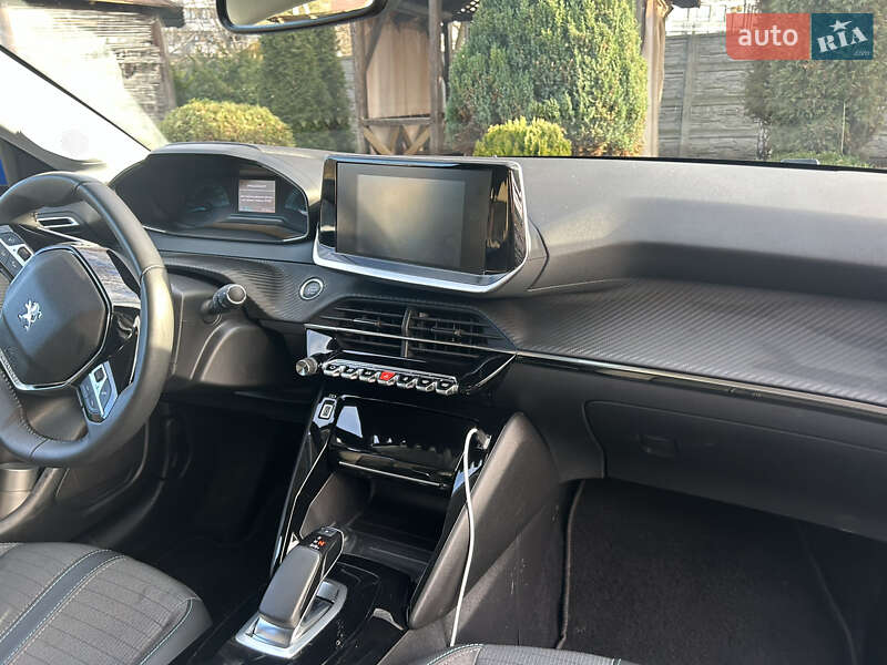 Хэтчбек Peugeot e-208 2021 в Львове