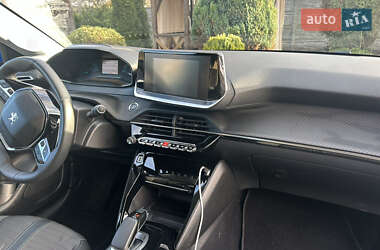 Хэтчбек Peugeot e-208 2021 в 
