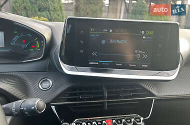Хэтчбек Peugeot e-208 2021 в 
