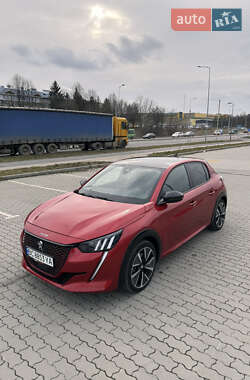 Хэтчбек Peugeot e-208 2022 в 