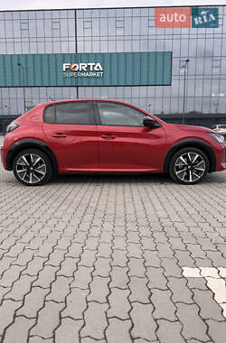 Хэтчбек Peugeot e-208 2022 в 
