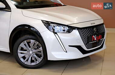 Хэтчбек Peugeot e-208 2021 в 