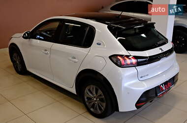Хэтчбек Peugeot e-208 2021 в 