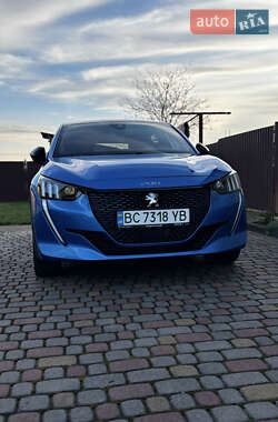 Хэтчбек Peugeot e-208 2022 в 