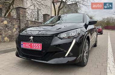 Хэтчбек Peugeot e-208 2021 в 