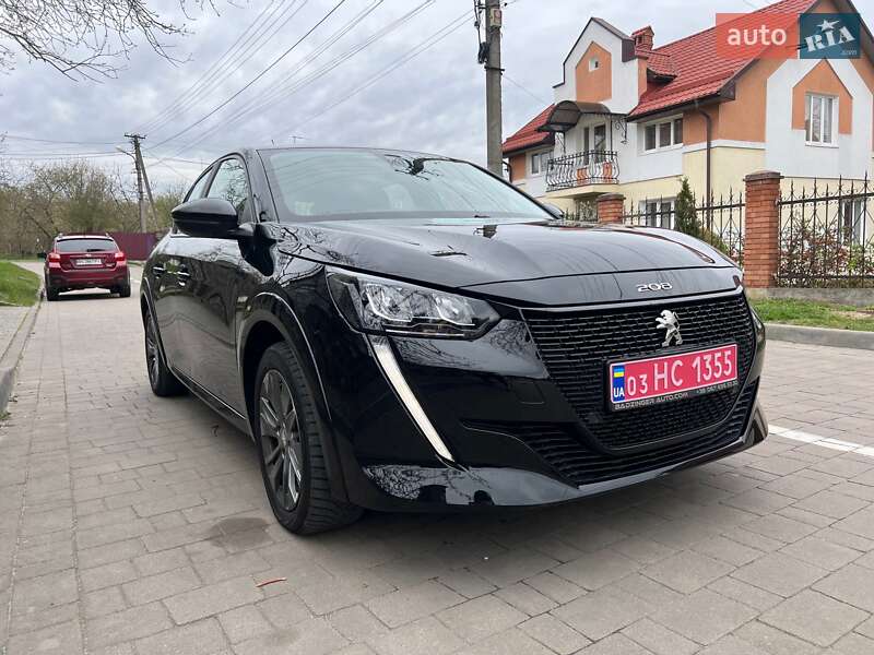 Хэтчбек Peugeot e-208 2021 в Львове