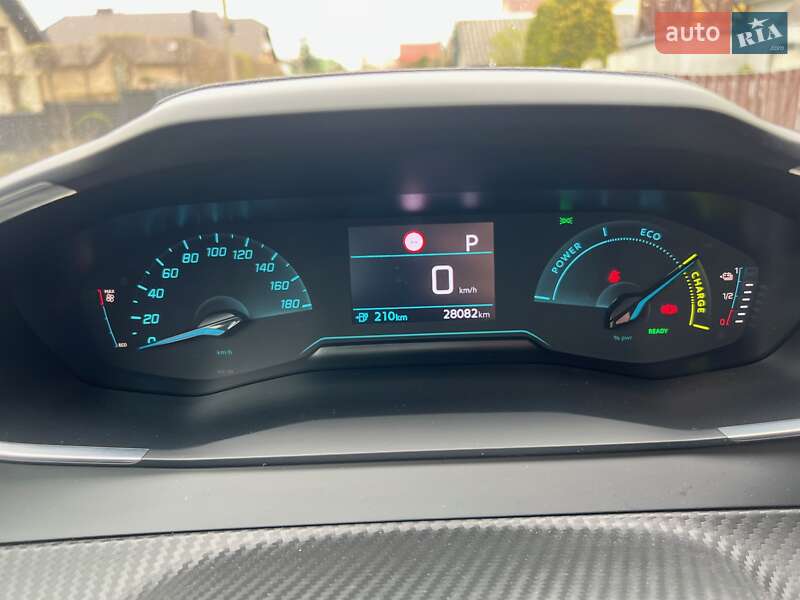 Хэтчбек Peugeot e-208 2021 в Львове