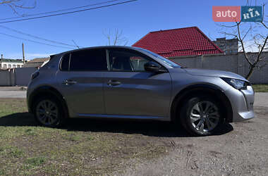 Хэтчбек Peugeot e-208 2022 в 