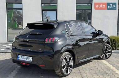 Хетчбек Peugeot e-208 2022 в 
