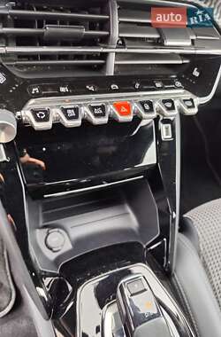 Хэтчбек Peugeot e-208 2020 в 