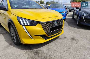 Хэтчбек Peugeot e-208 2021 в Киеве