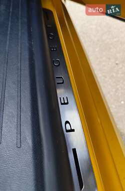 Хэтчбек Peugeot e-208 2021 в 