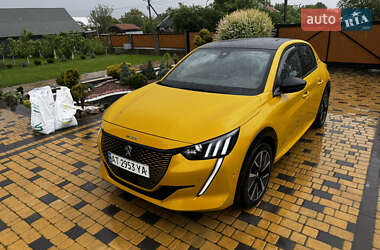 Хэтчбек Peugeot e-208 2021 в 