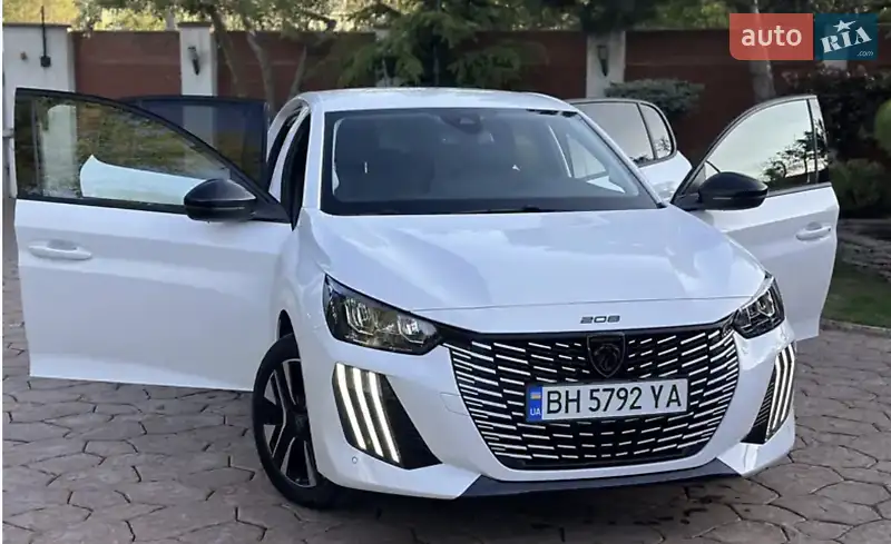 Peugeot e-208 2024