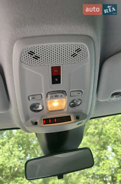 Хетчбек Peugeot e-208 2022 в 