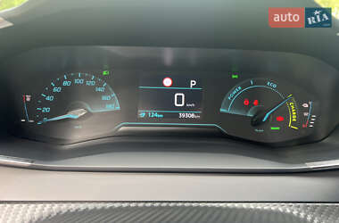 Хетчбек Peugeot e-208 2022 в 