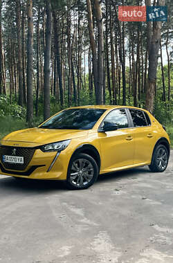 Хетчбек Peugeot e-208 2022 в 