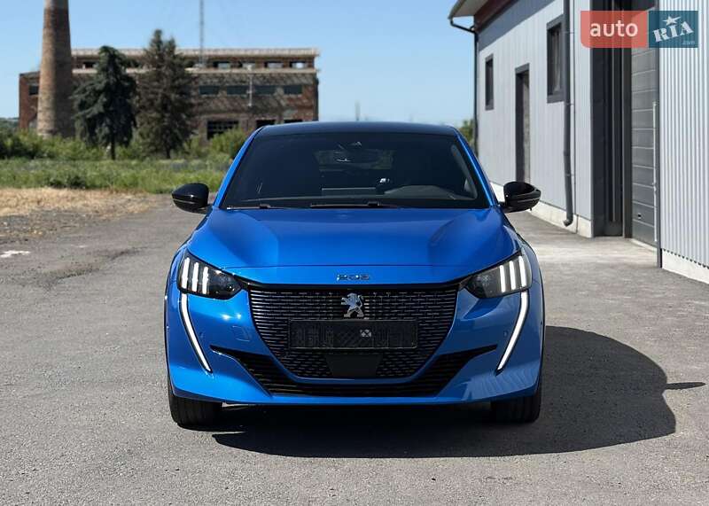 Peugeot e-208 2023