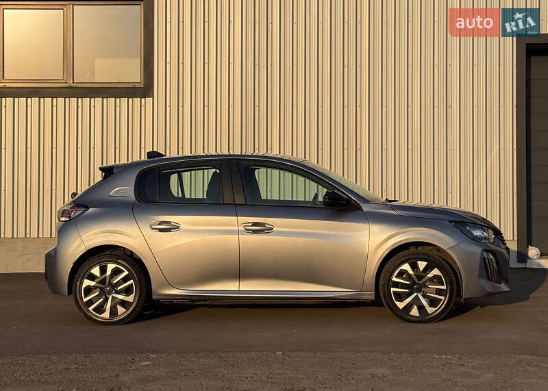Хетчбек Peugeot e-208 2024 в Києві