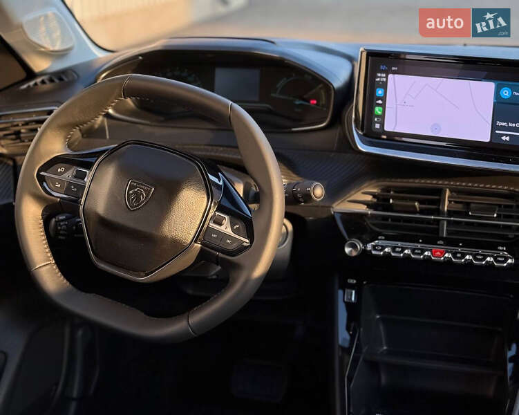 Хетчбек Peugeot e-208 2024 в Києві