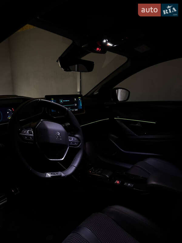 Хэтчбек Peugeot e-208 2023 в Ровно