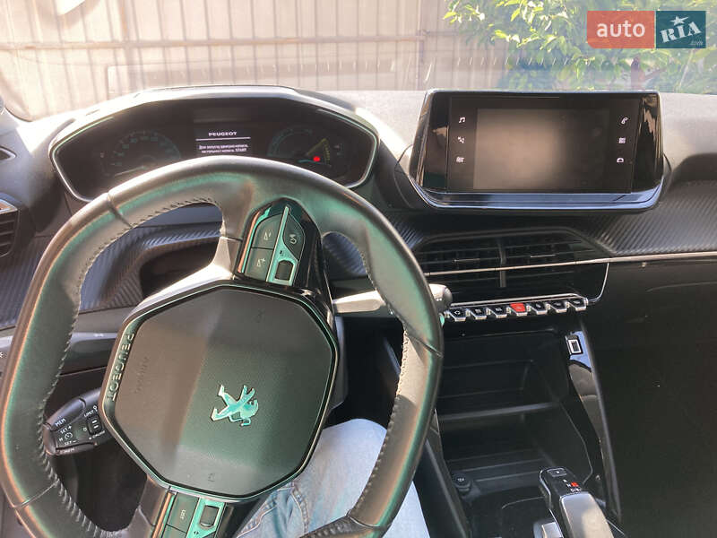 Хэтчбек Peugeot e-208 2021 в Львове
