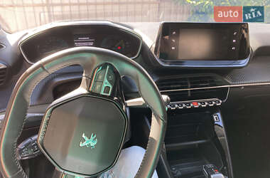 Хэтчбек Peugeot e-208 2021 в 