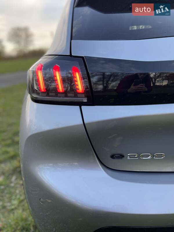 Хетчбек Peugeot e-208 2021 в Хмельницькому