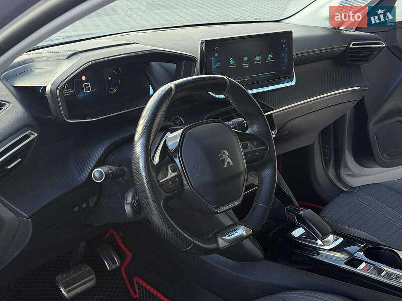 Хэтчбек Peugeot e-208 2019 в Львове