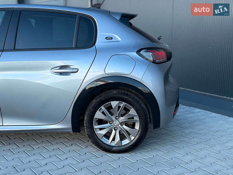 Хэтчбек Peugeot e-208 2019 в Львове