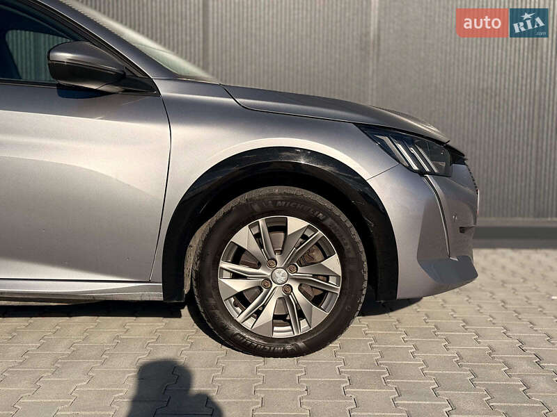 Хэтчбек Peugeot e-208 2019 в Львове