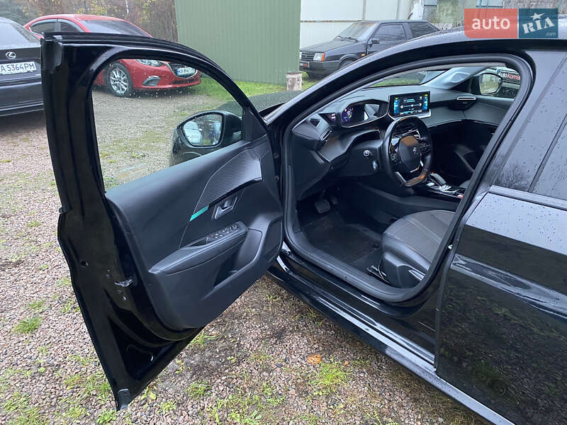 Хетчбек Peugeot e-208 2021 в Києві