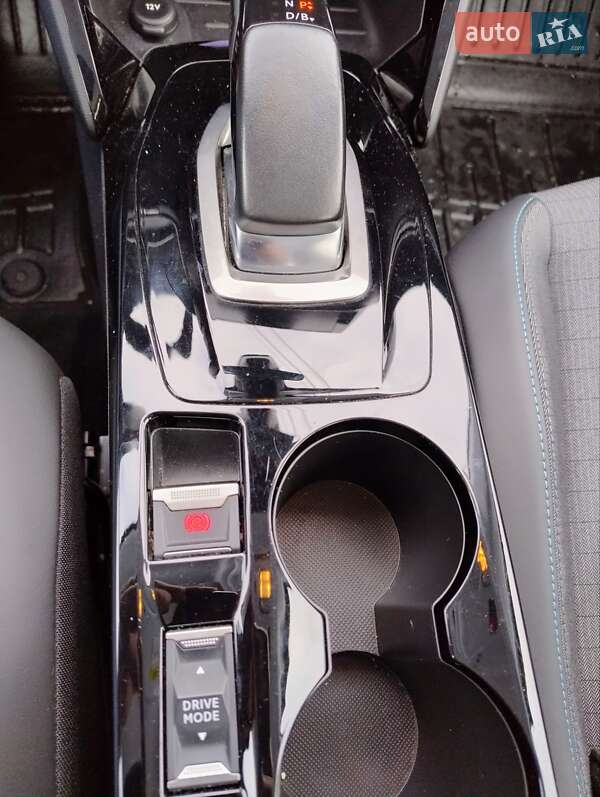 Хэтчбек Peugeot e-208 2020 в Львове