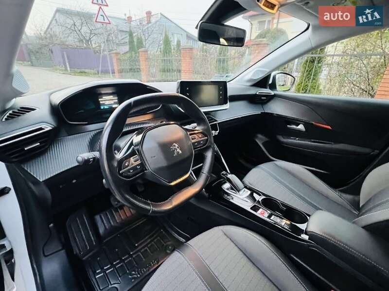 Хэтчбек Peugeot e-208 2020 в Львове