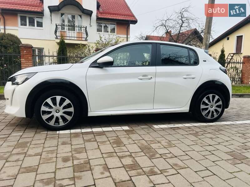 Хэтчбек Peugeot e-208 2020 в Львове