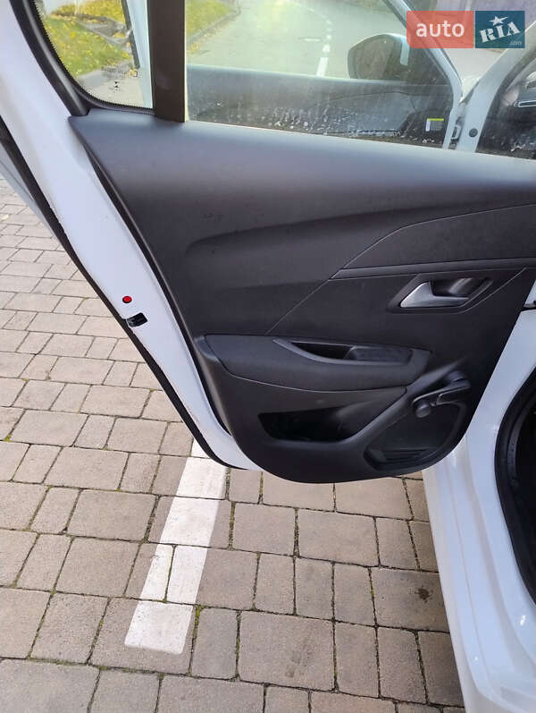 Хэтчбек Peugeot e-208 2020 в Львове фото 13 Хэтчбек Peugeot e-208 2020 в Львове