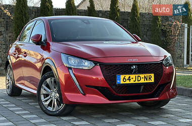 Хетчбек Peugeot e-208 2021 в Стрию