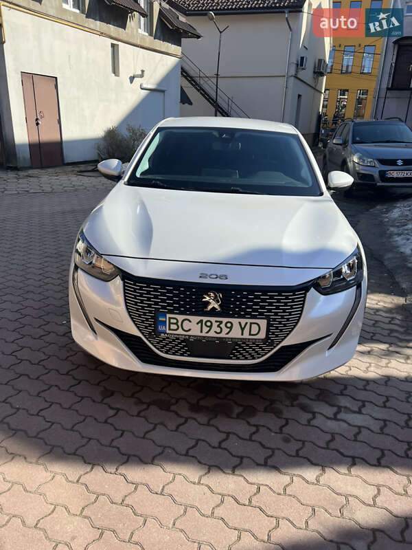 Хэтчбек Peugeot e-208 2020 в Львове