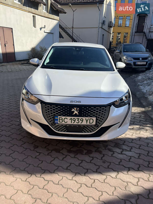 Хэтчбек Peugeot e-208 2020 в Львове