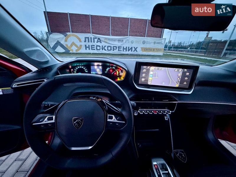 Хэтчбек Peugeot e-208 2024 в Львове