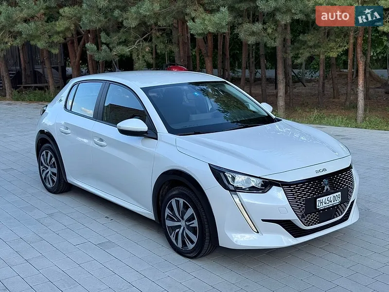 Peugeot e-208 2021