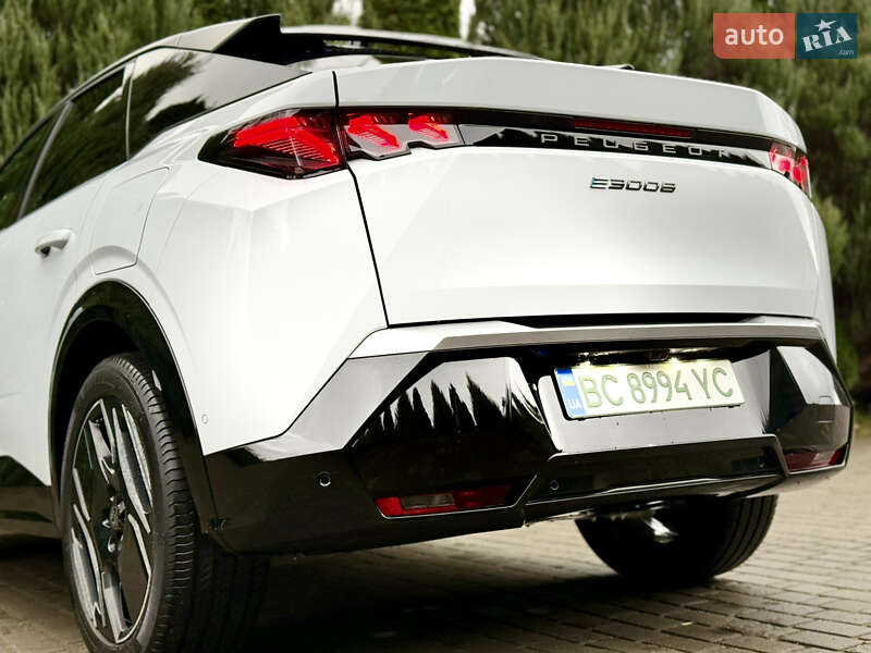 Внедорожник / Кроссовер Peugeot e-3008 2024 в Самборе
