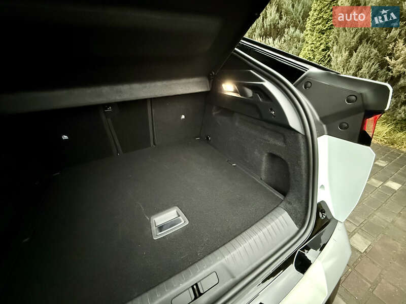 Внедорожник / Кроссовер Peugeot e-3008 2024 в Самборе