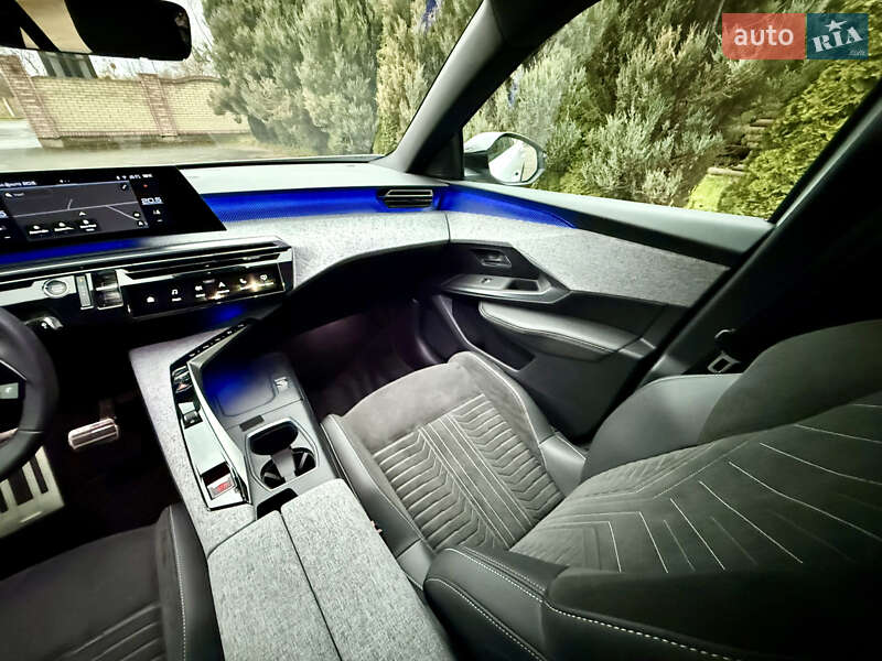 Внедорожник / Кроссовер Peugeot e-3008 2024 в Самборе