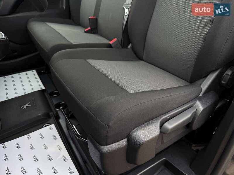 Грузовой фургон Peugeot e-Expert 2024 в Луцке