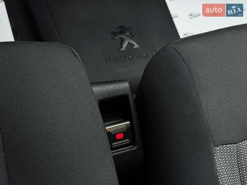 Грузовой фургон Peugeot e-Expert 2024 в Луцке